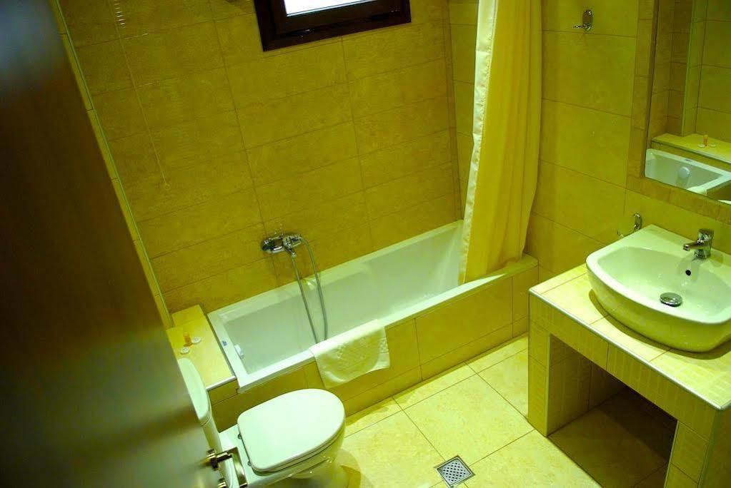 Plotini Hotel Dhidhimotikhon Buitenkant foto